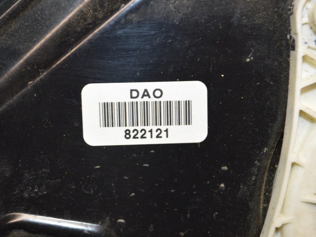 Стеклоподъемник электрический задний левый