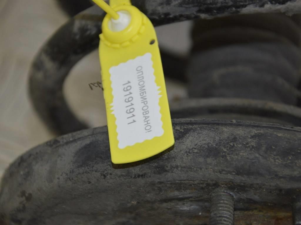 Стойка передняя левая