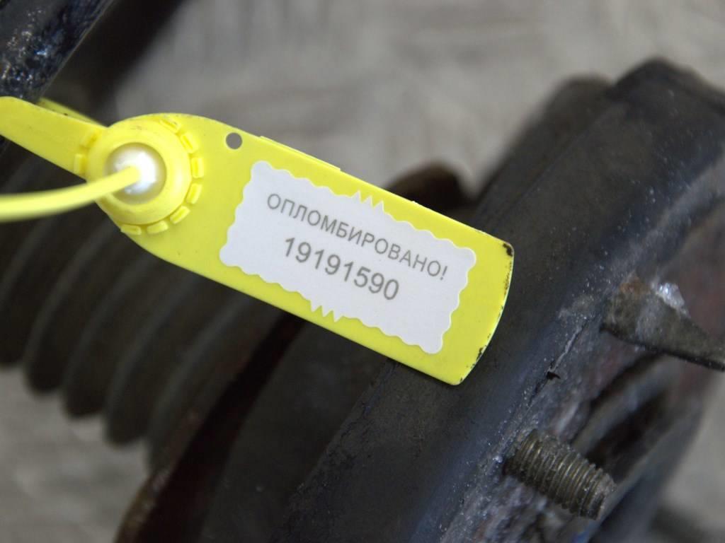 Стойка передняя левая Renault Laguna 1 (1993-2001)