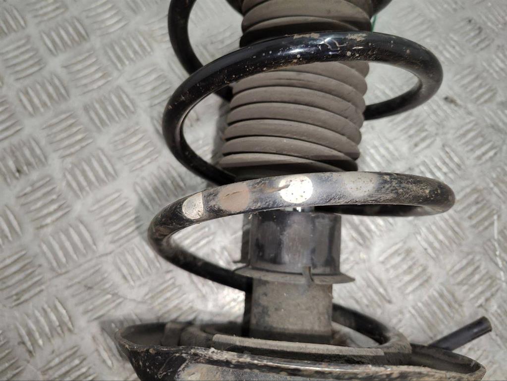 Стойка передняя левая