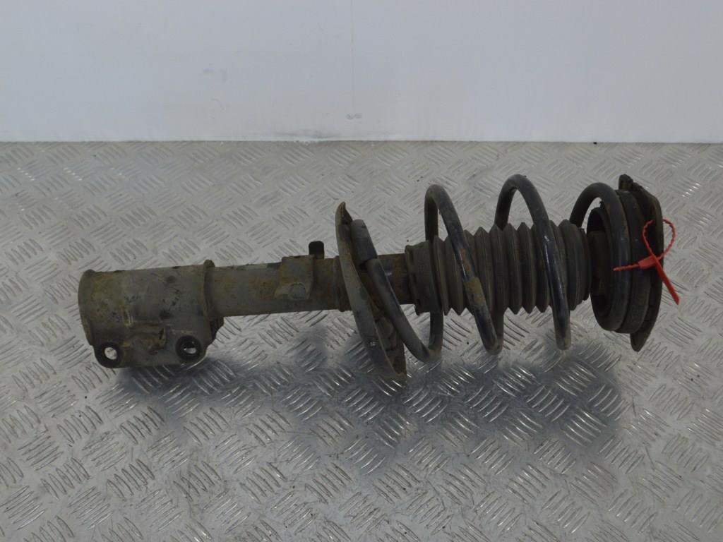 Стойка передняя правая