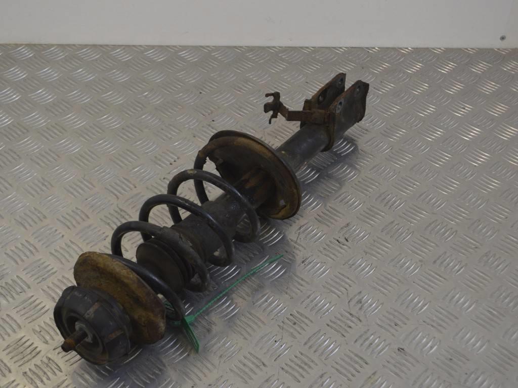 Стойка передняя правая