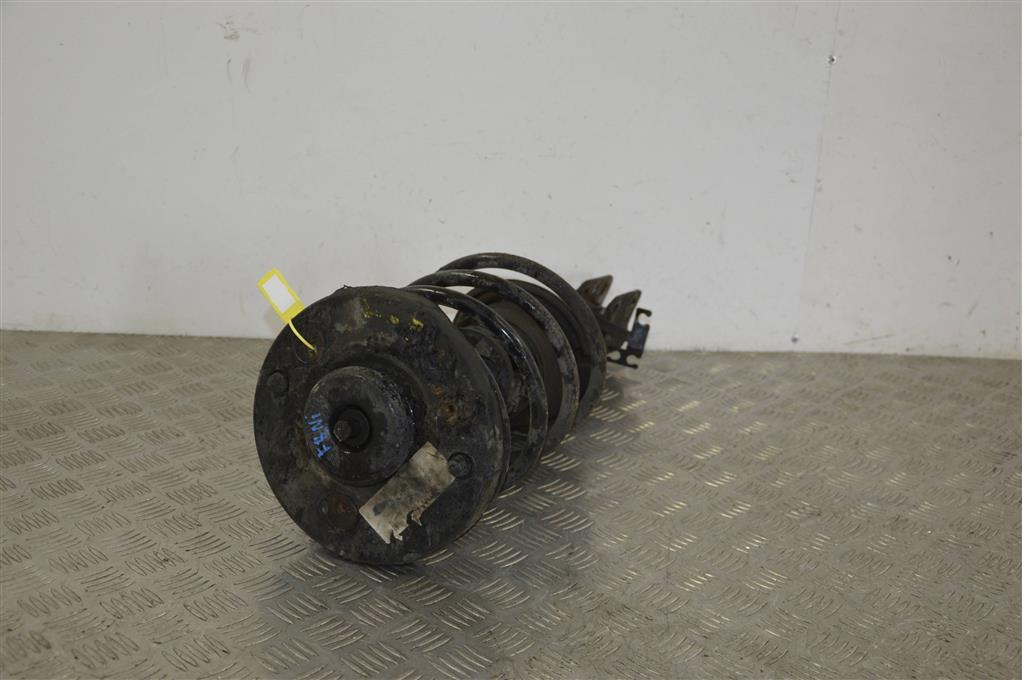 Стойка передняя правая Renault Safrane (1992-2000)