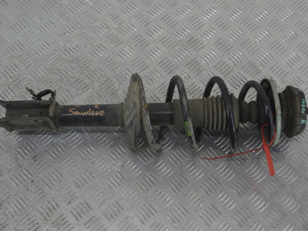 Стойка передняя правая Renault Sandero 1 (2009-2014) 8200807029