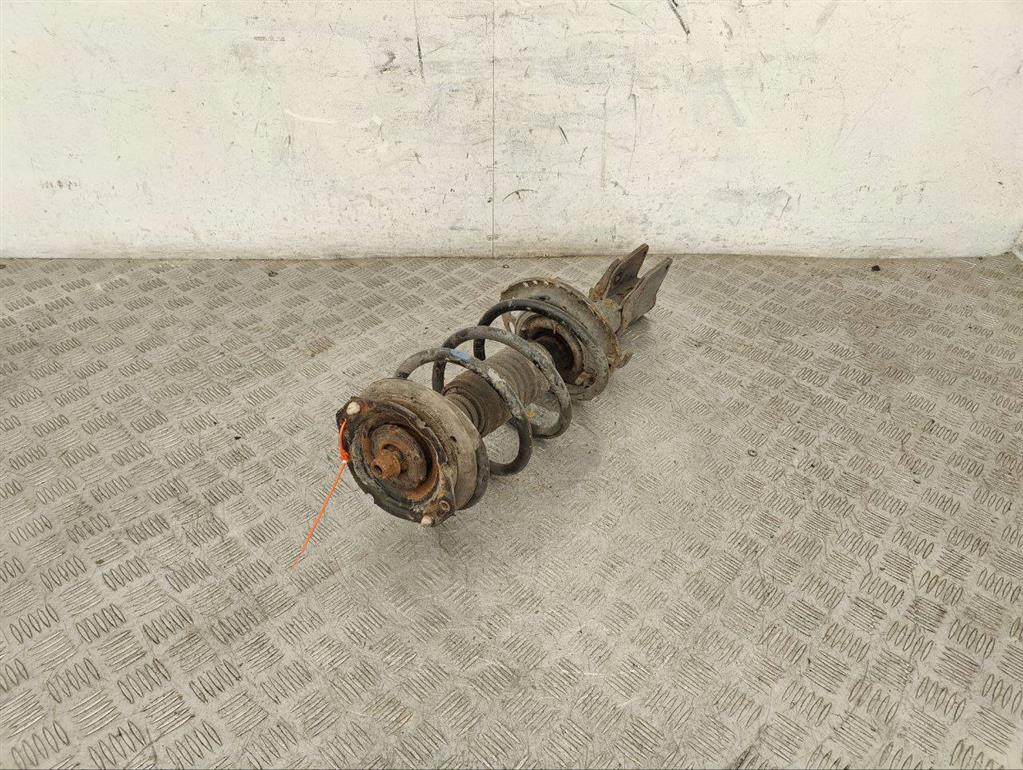 Стойка передняя правая