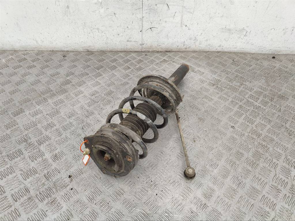 Стойка передняя правая