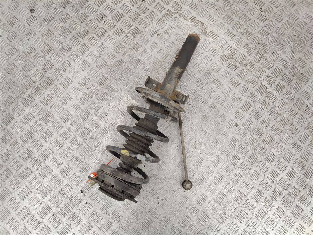 Стойка передняя правая