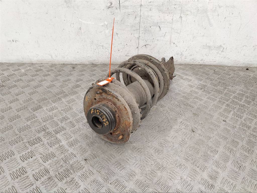 Стойка передняя правая