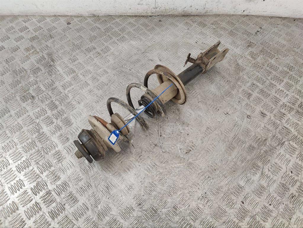 Стойка передняя правая