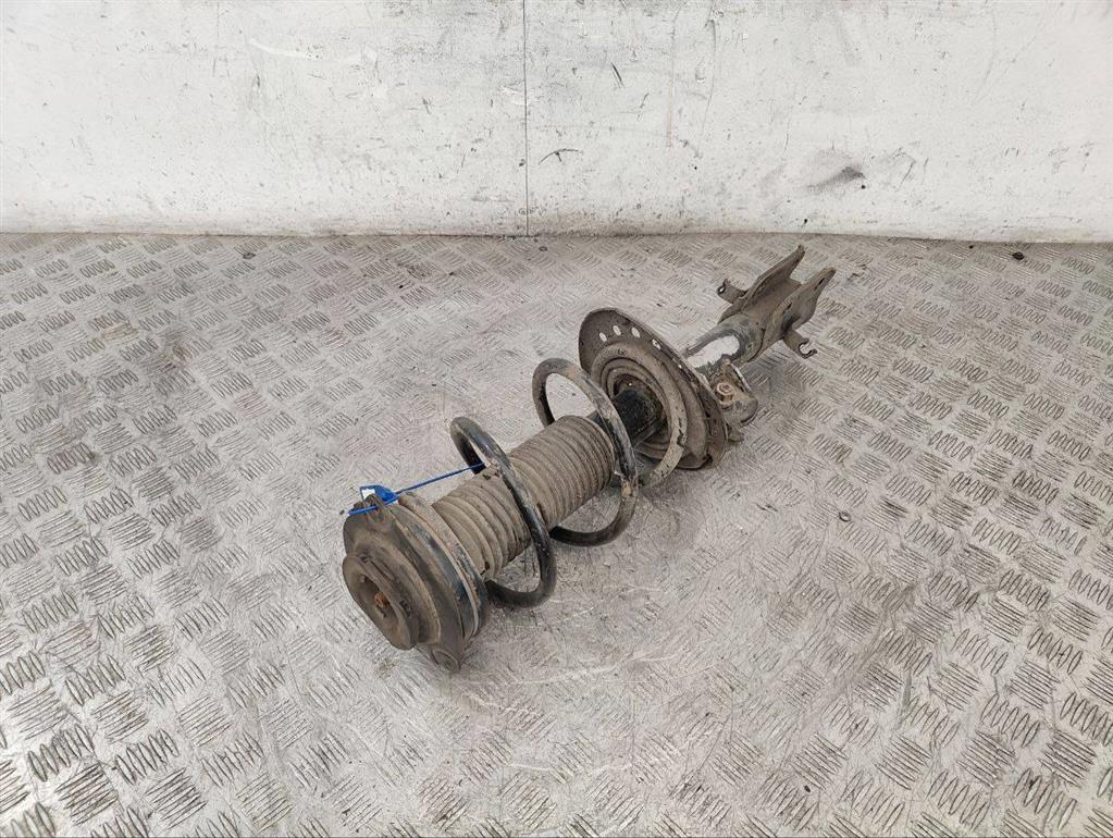 Стойка передняя правая