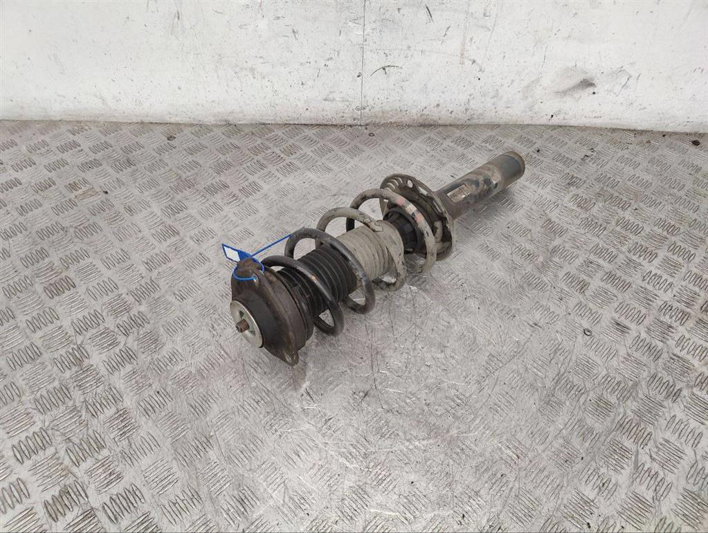 Стойка передняя правая