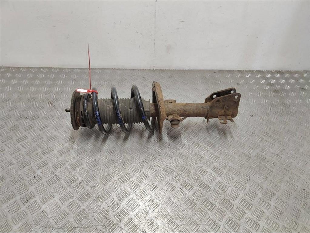 Стойка передняя правая