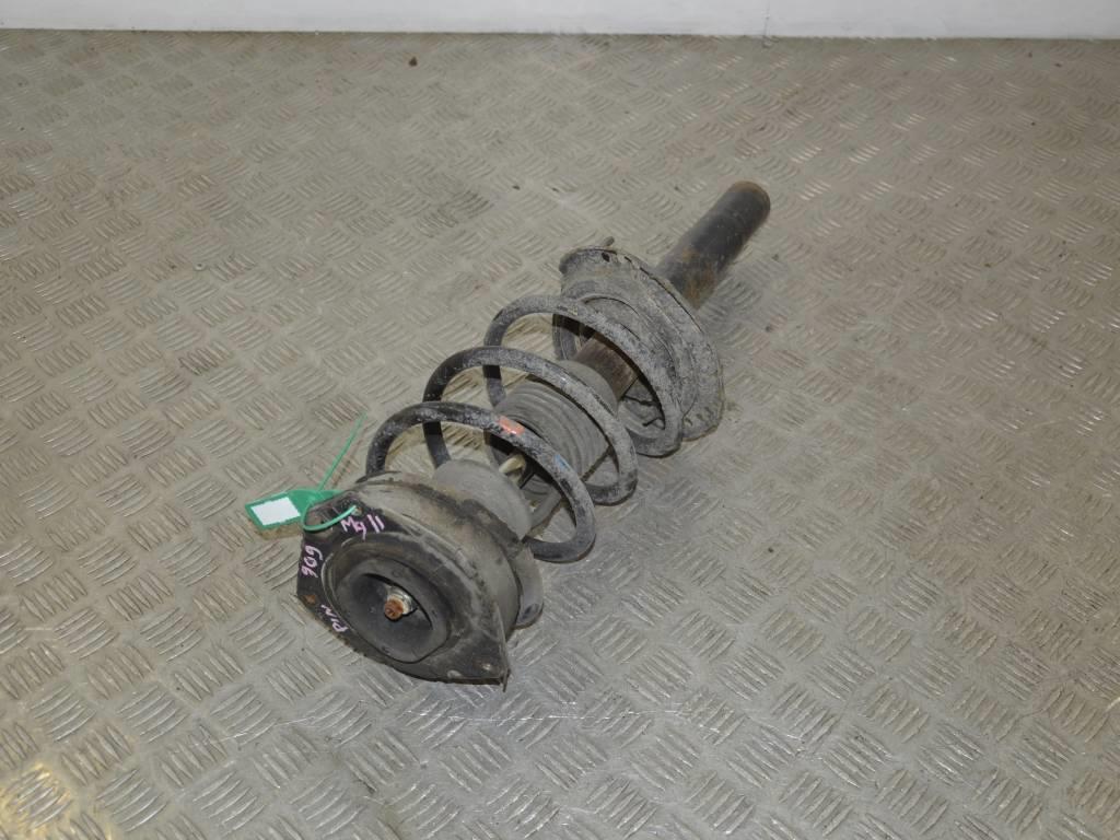 Стойка передняя правая