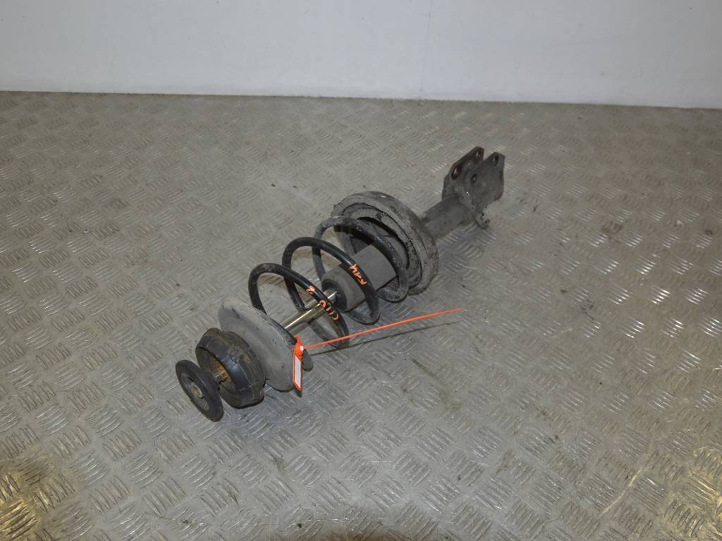 Стойка передняя правая