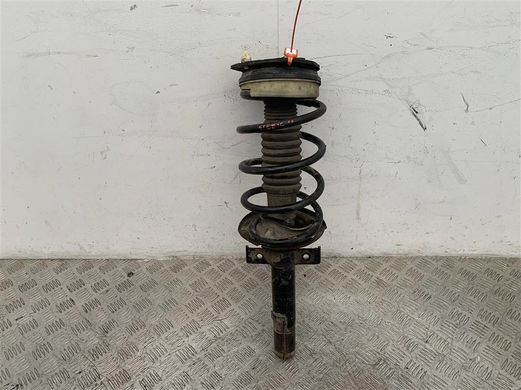 Стойка передняя правая