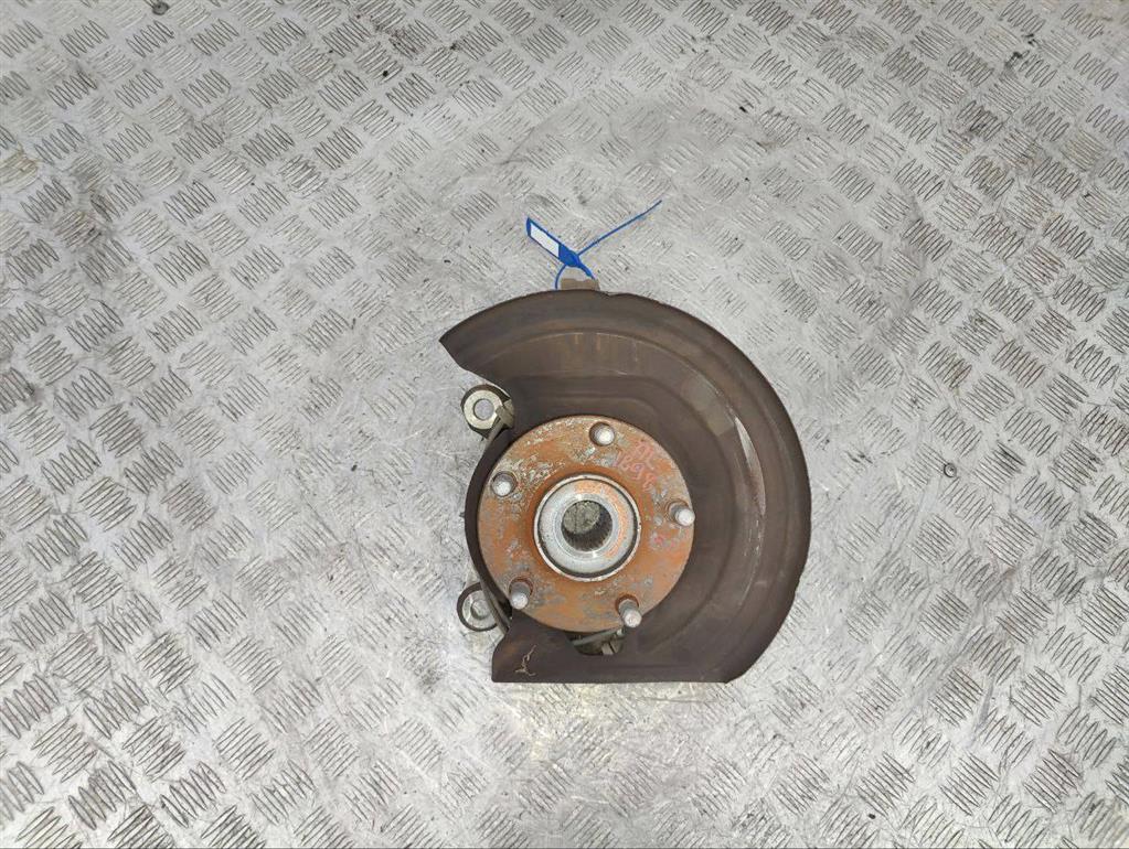 Ступица передняя левая