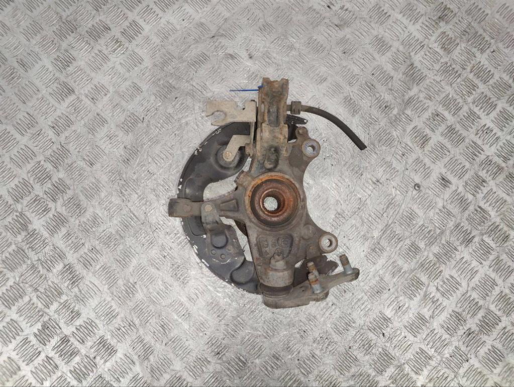 Ступица передняя левая