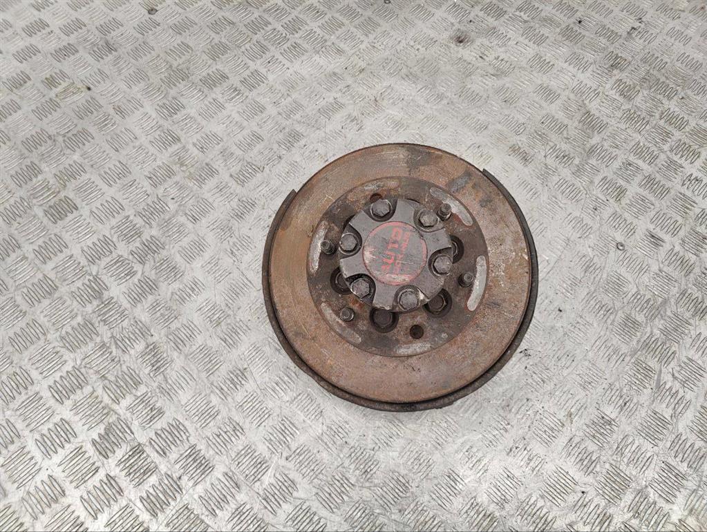 Ступица передняя левая