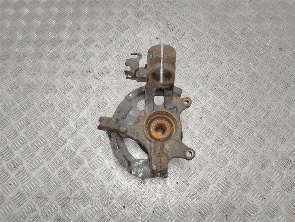 Ступица передняя левая