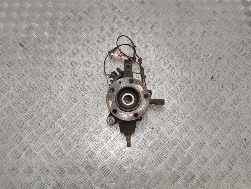 Ступица передняя левая