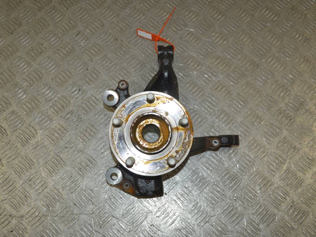 Ступица передняя левая