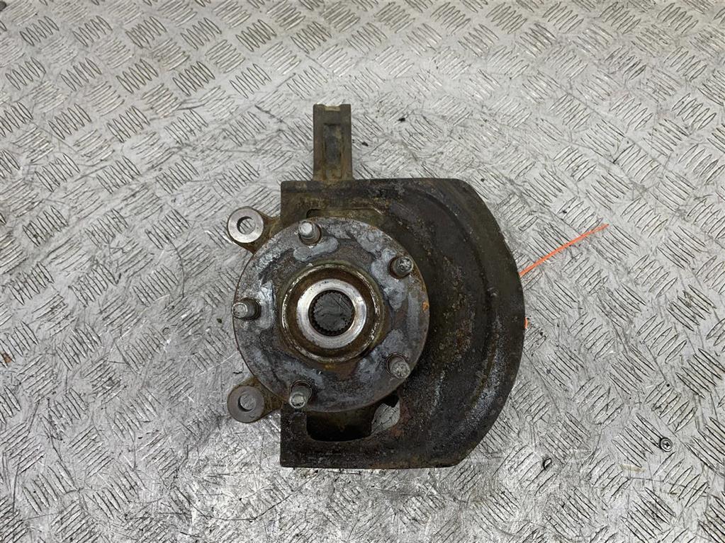 Ступица передняя левая