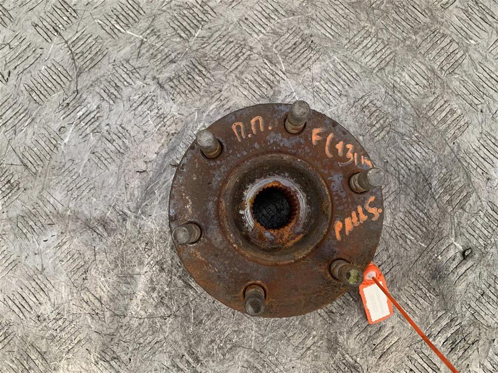 Ступица передняя правая