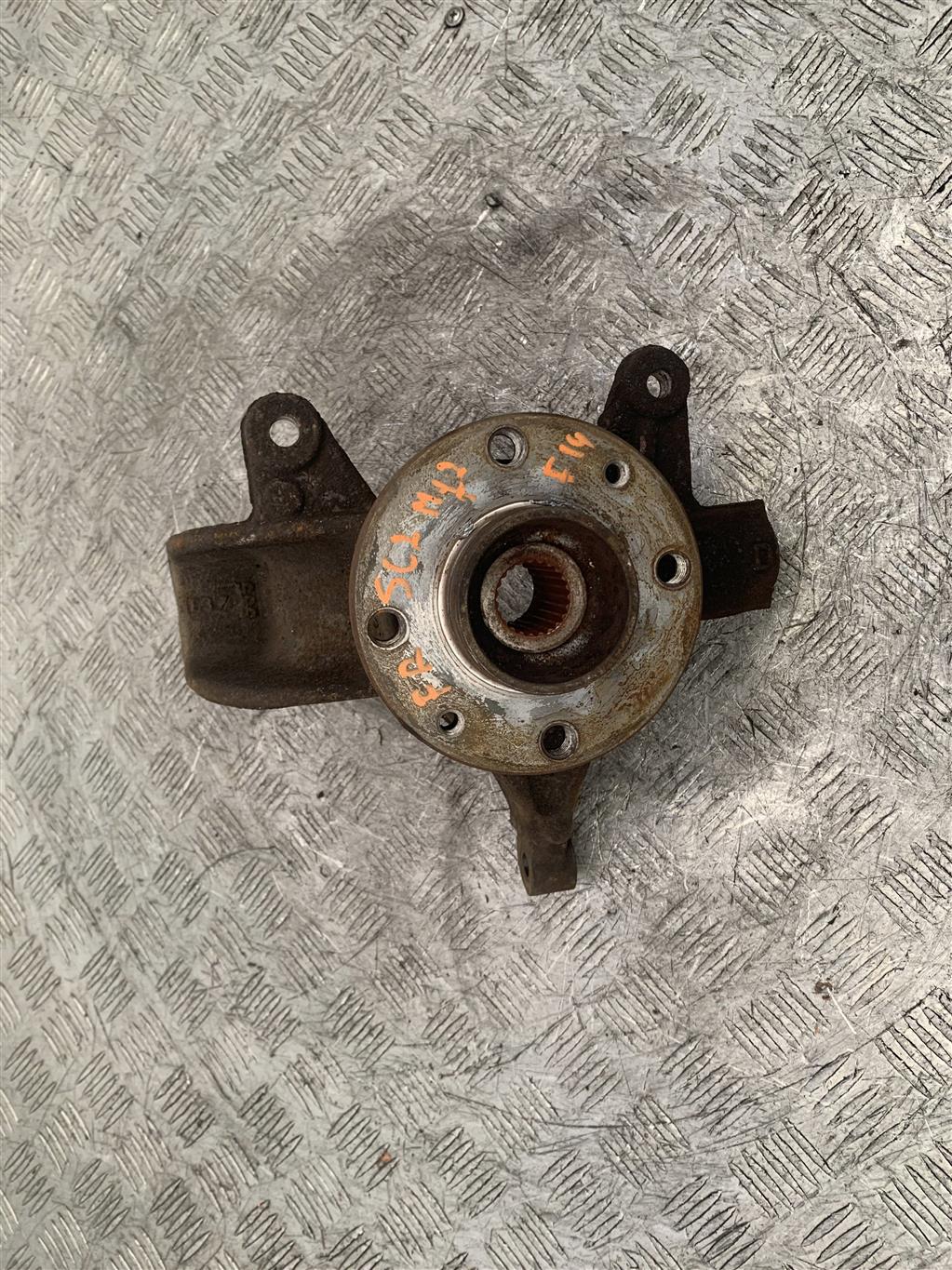 Ступица передняя правая