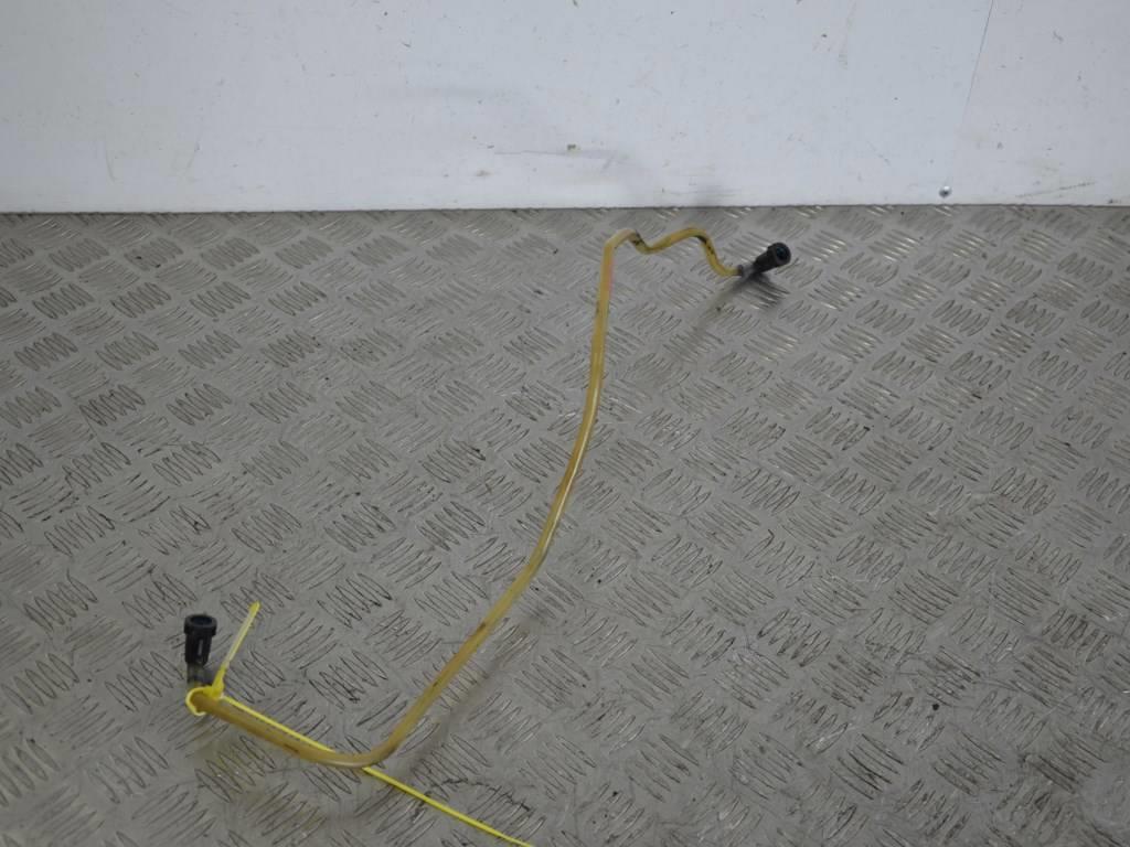 Трубка топливная