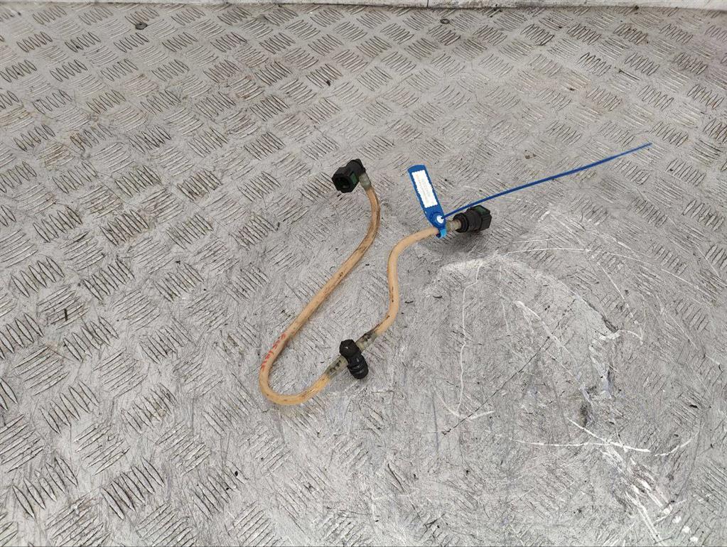 Трубка топливная