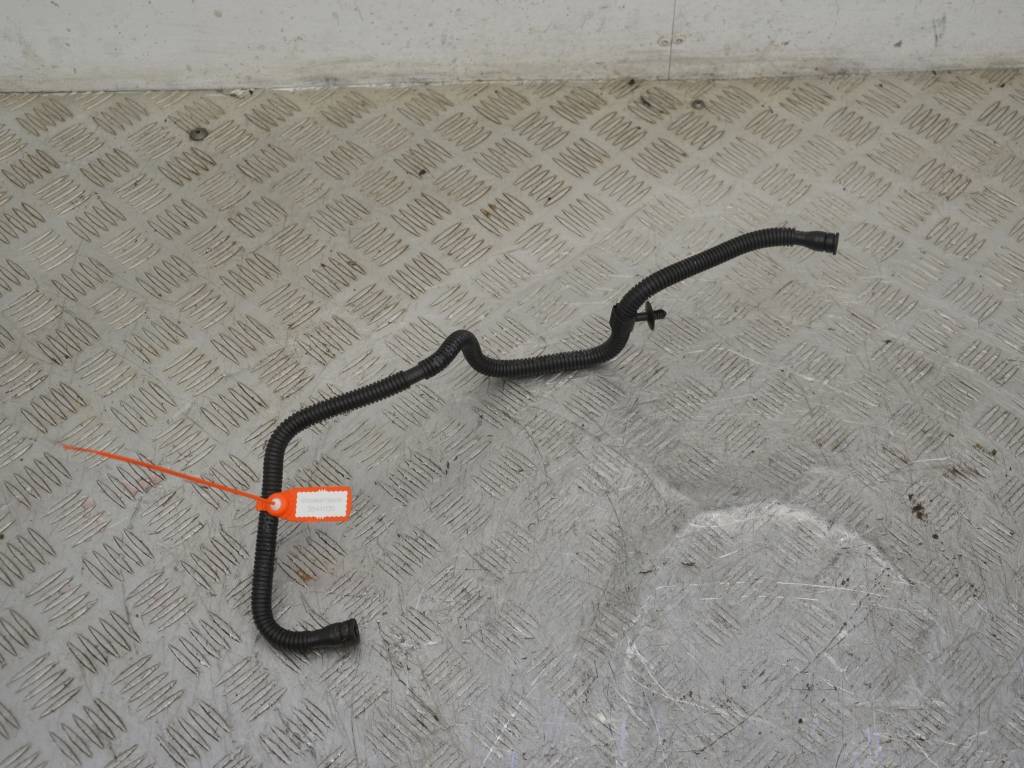 Трубка топливная