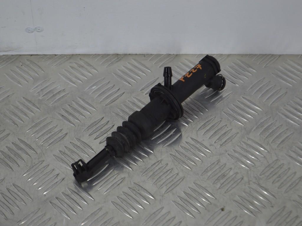 Цилиндр сцепления главный Renault Megane 2 (2002-2008) 8200151770