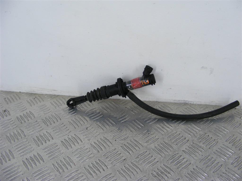 Цилиндр сцепления главный Renault Megane 3 (2008-2019) 306109084