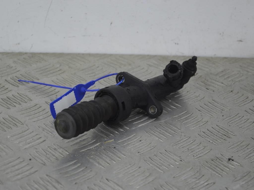 Цилиндр сцепления рабочий