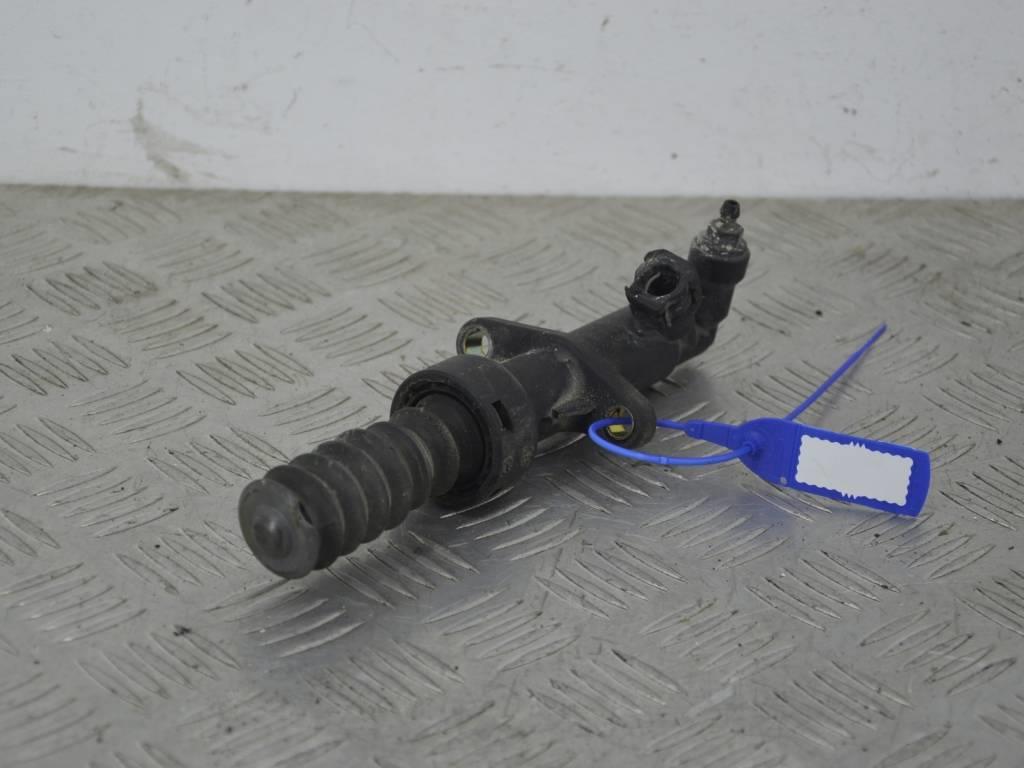 Цилиндр сцепления рабочий