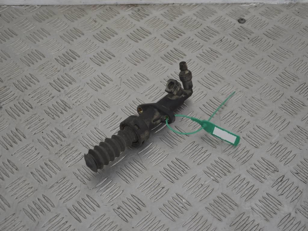 Цилиндр сцепления рабочий