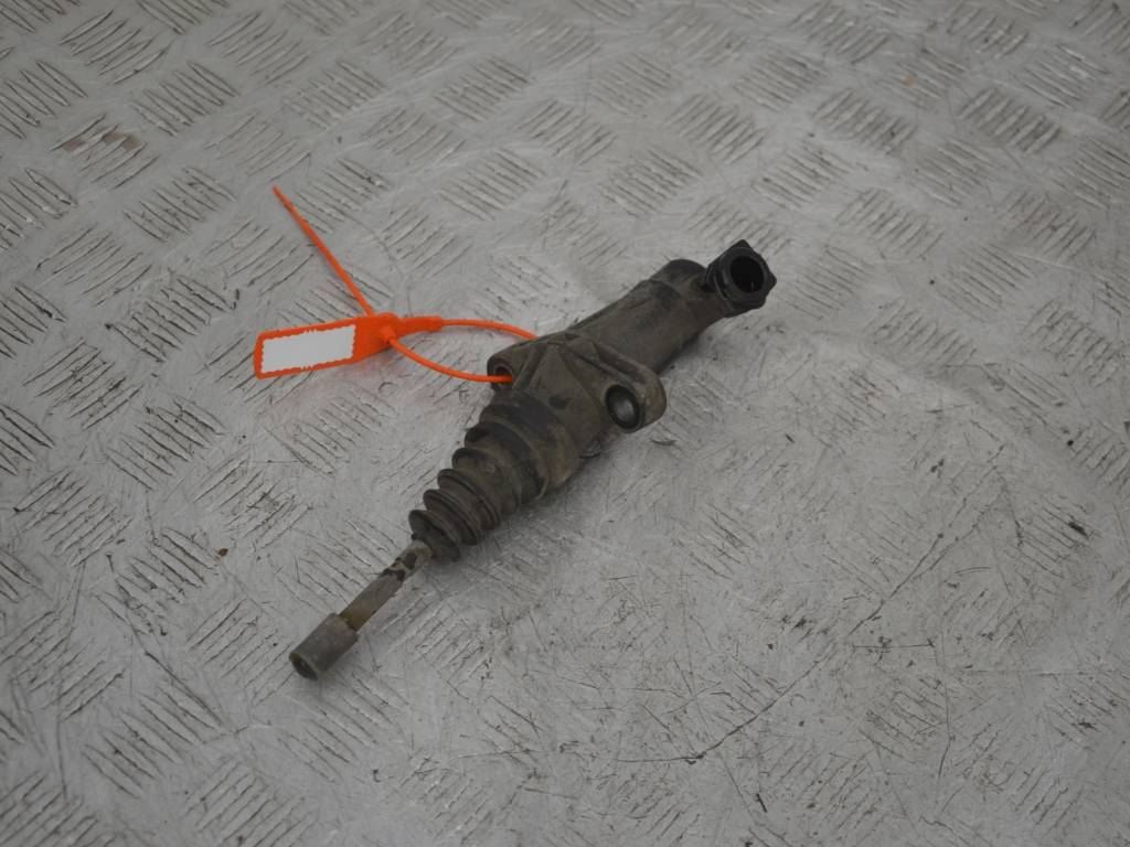 Цилиндр сцепления рабочий