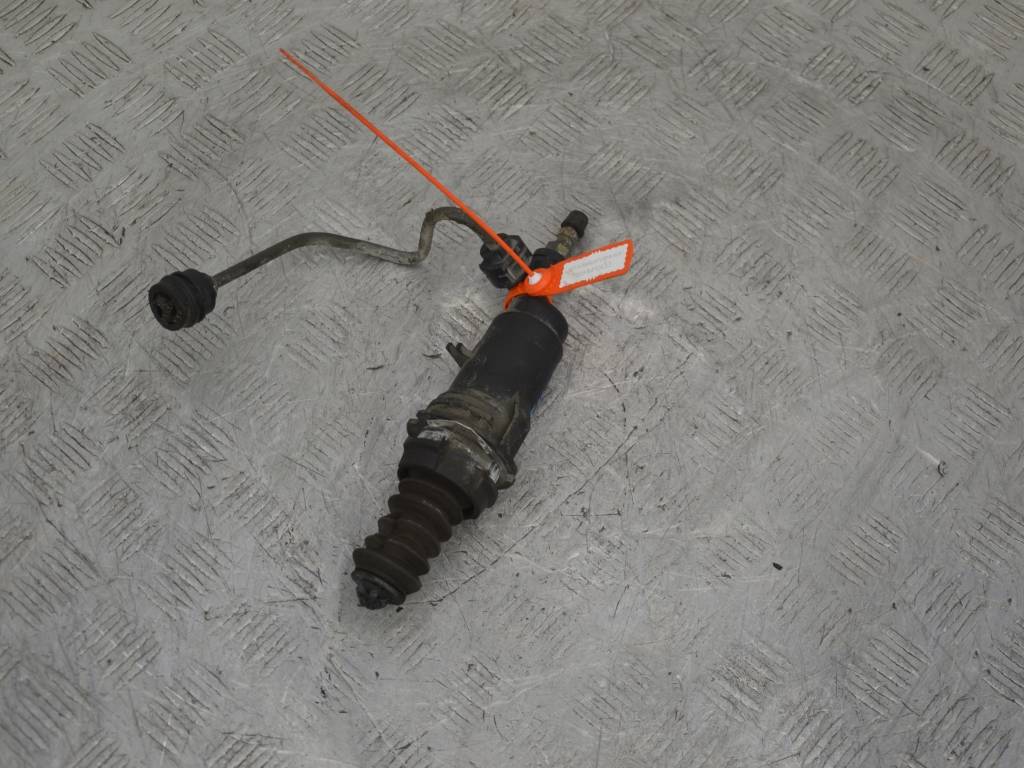 Цилиндр сцепления рабочий