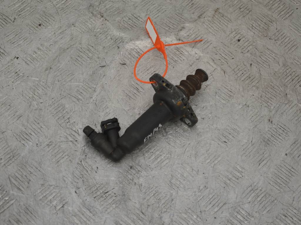 Цилиндр сцепления рабочий