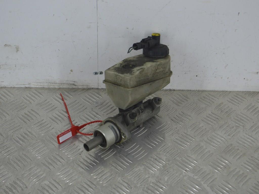 Цилиндр тормозной главный