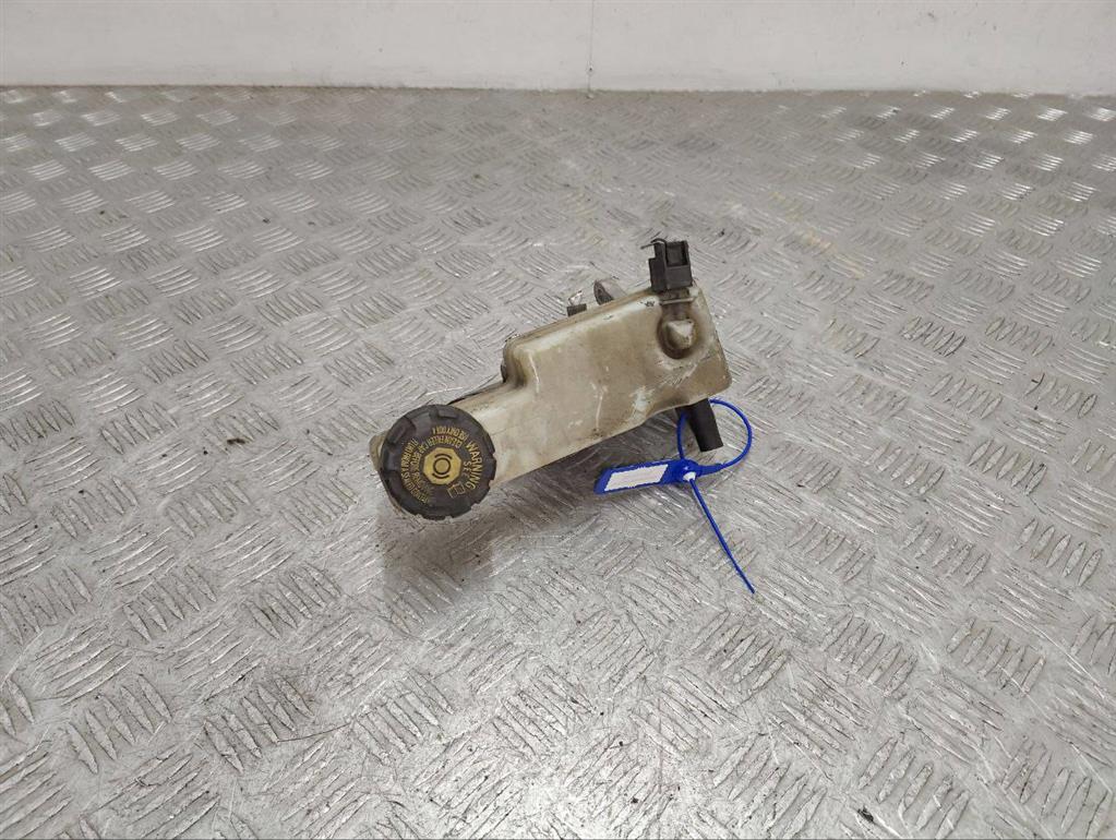 Цилиндр тормозной главный