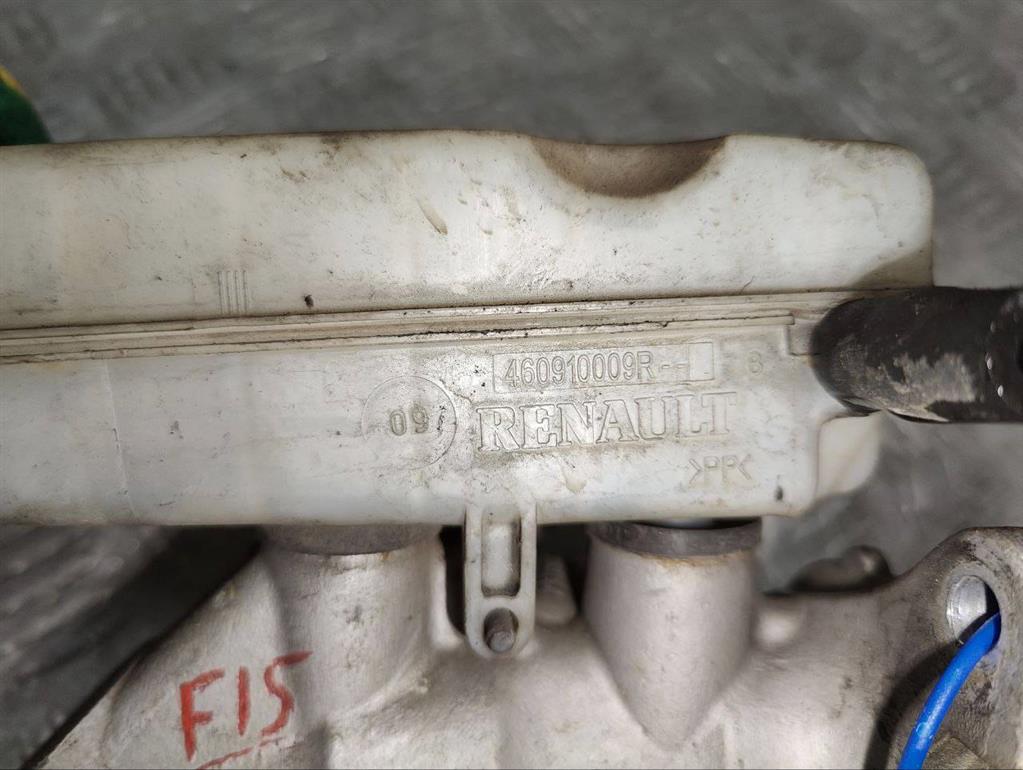 Цилиндр тормозной главный