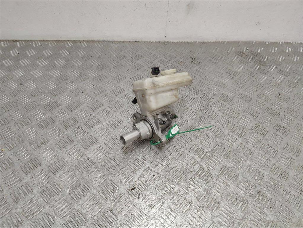 Цилиндр тормозной главный