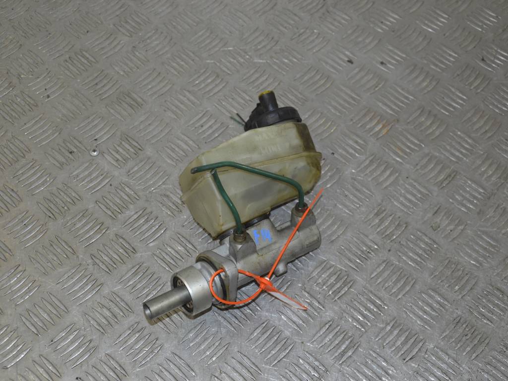 Цилиндр тормозной главный