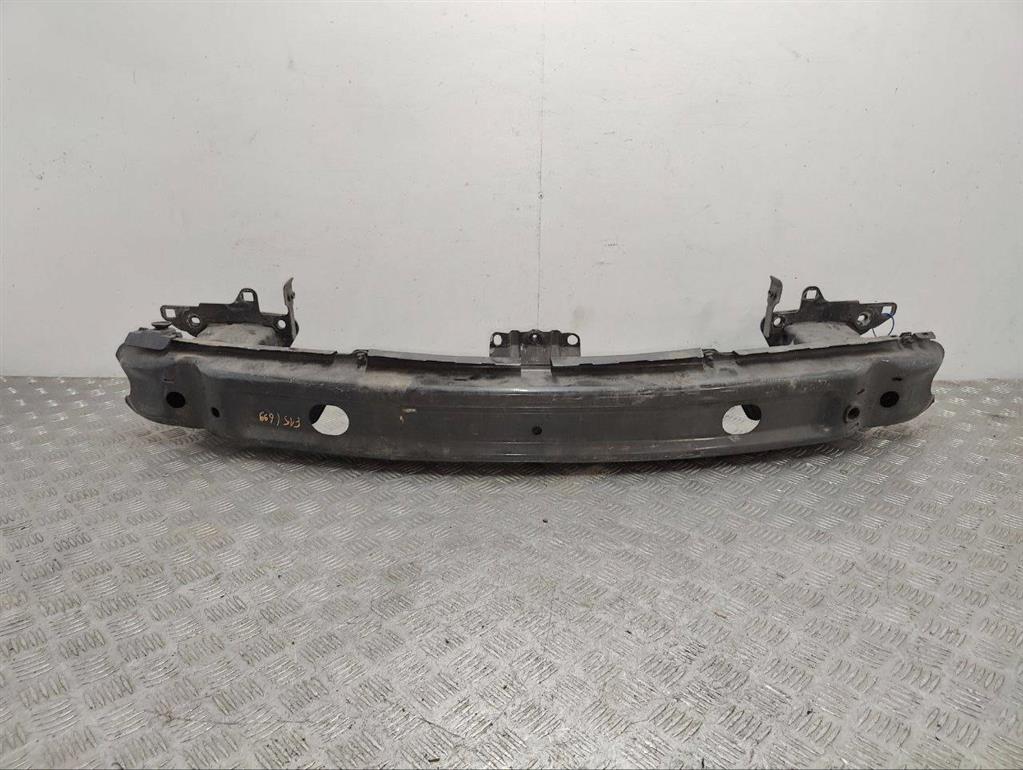 Усилитель бампера переднего