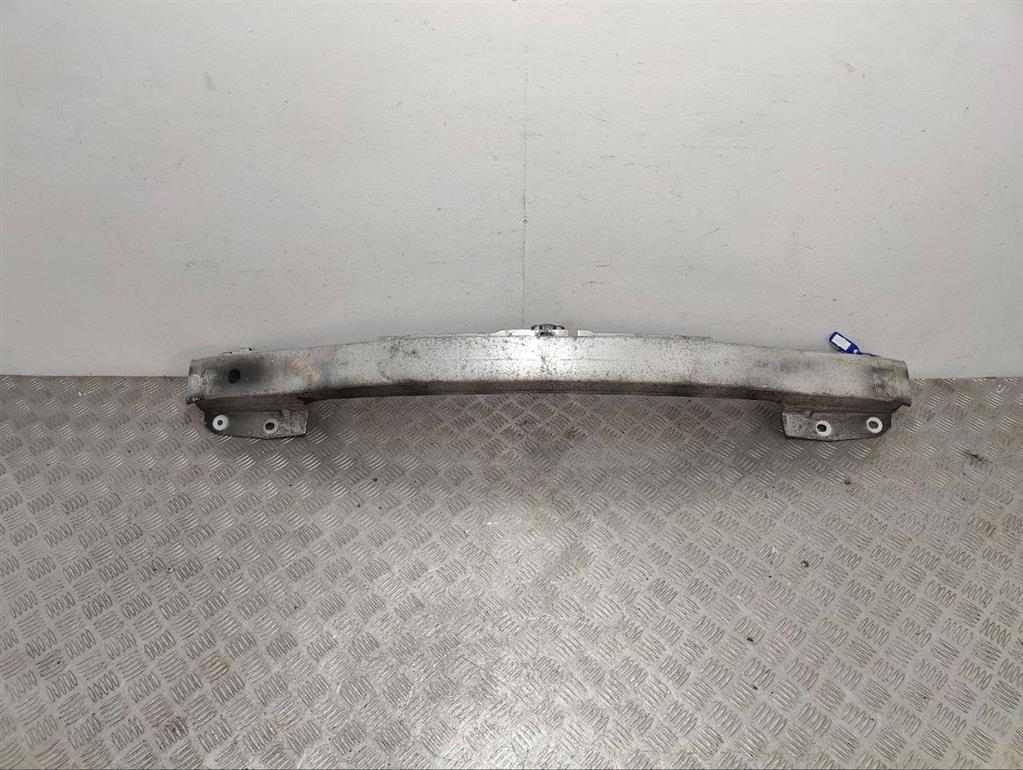 Усилитель бампера переднего