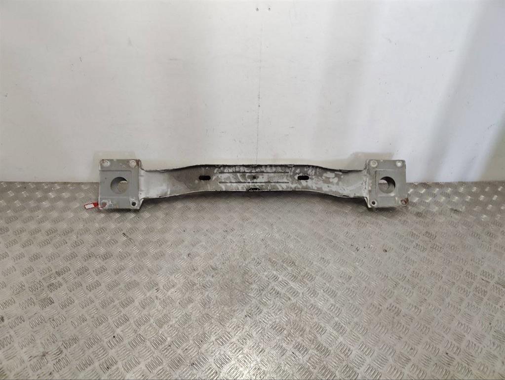 Усилитель бампера переднего