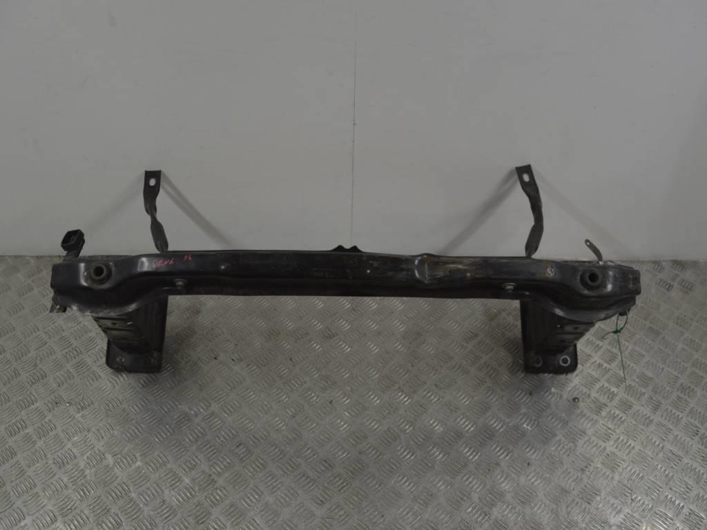 Усилитель бампера переднего