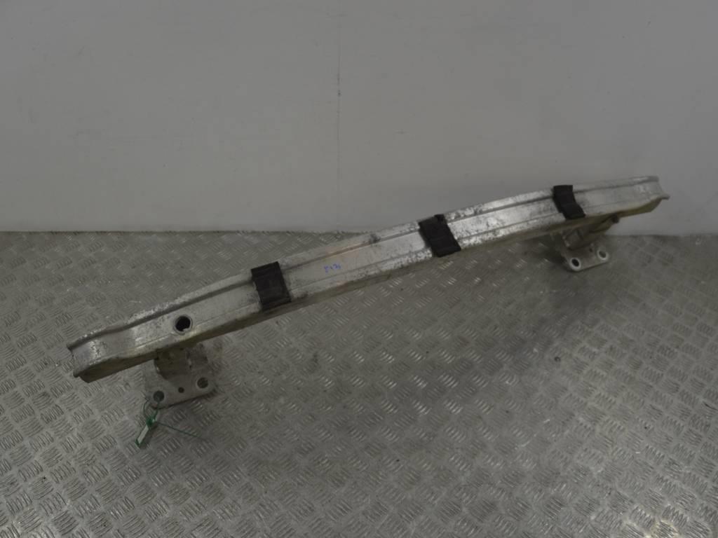 Усилитель бампера переднего