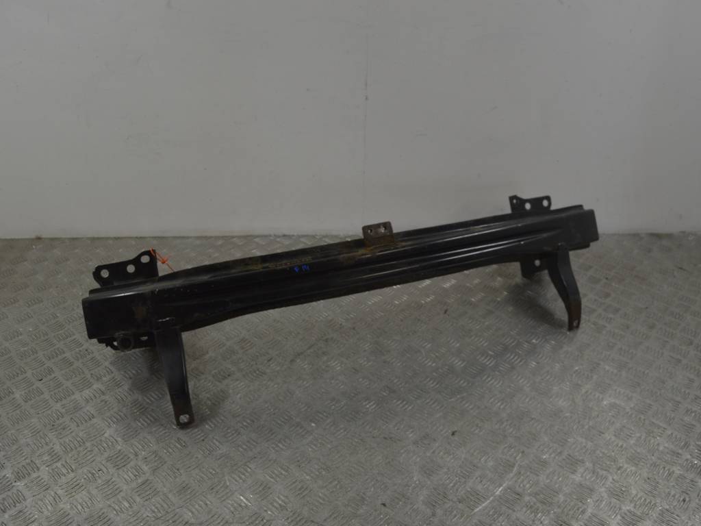 Усилитель бампера переднего